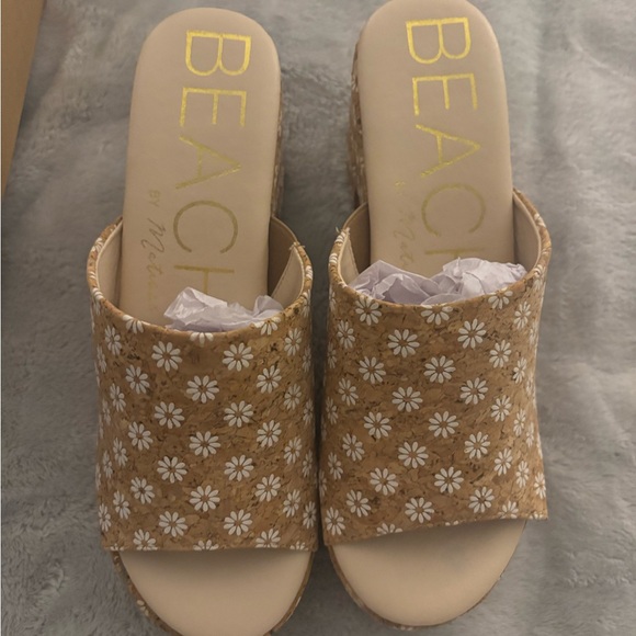 Beach by Matisse LIKE NEW - Picture 4 of 8